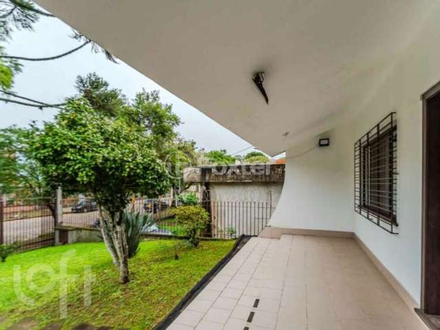 Casa com 3 quartos à venda na Rua Nunes, 302, Medianeira, Porto Alegre, 401 m2 por R$ 950.000