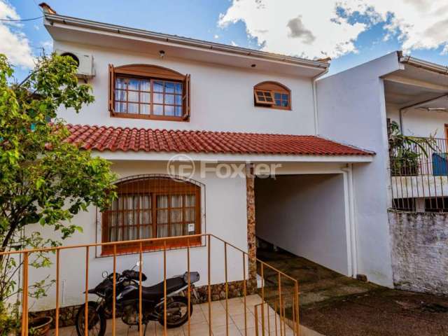 Casa com 3 quartos à venda na Travessa Tenente Ascencio Soares Fogaça, 150, Vila São José, Porto Alegre, 185 m2 por R$ 680.000