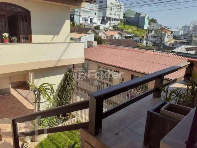 Casa com 4 quartos à venda na Servidão Morfim, 55, Estreito, Florianópolis, 243 m2 por R$ 1.350.000