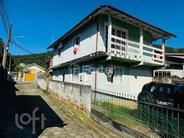 Casa com 3 quartos à venda na Servidão Batuel Cunha Neto, 54, Rio Tavares, Florianópolis, 103 m2 por R$ 550.000