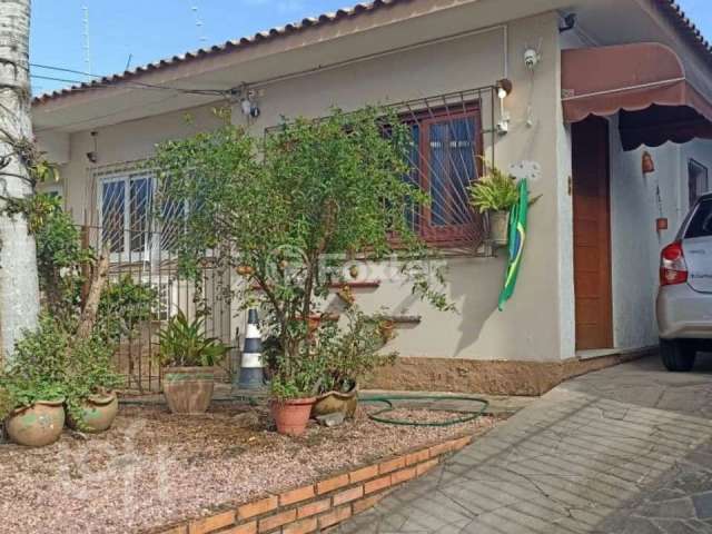 Casa com 5 quartos à venda na Rua General Salustiano, 205, Marechal Rondon, Canoas por R$ 970.000