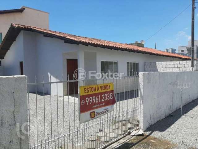 Casa com 2 quartos à venda na Rua Zilma Martins, 334, Barra do Aririú, Palhoça, 61 m2 por R$ 265.000