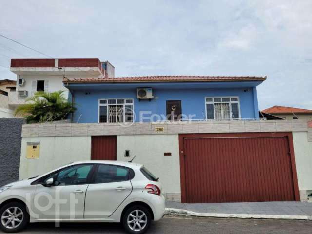 Casa com 3 quartos à venda na Rua Coronel Américo, 1280, Barreiros, São José, 200 m2 por R$ 1.275.000