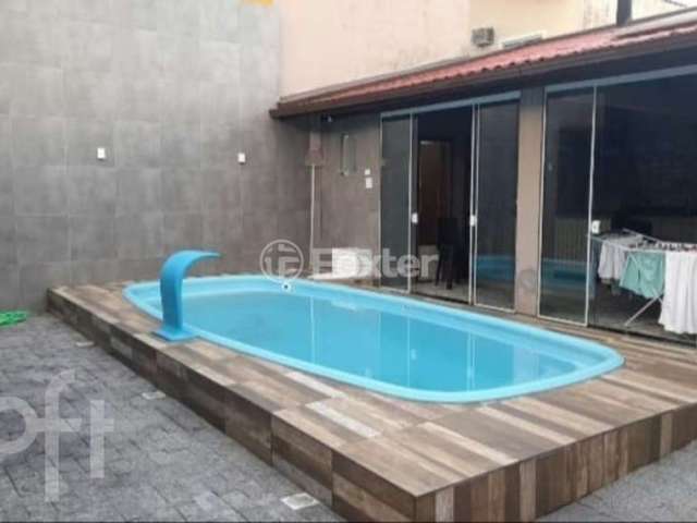 Casa com 2 quartos à venda na Rua Armando Martins Schnorrenberger, 64, Forquilhas, São José, 105 m2 por R$ 650.000