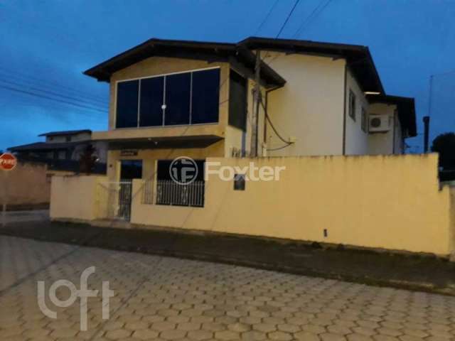 Casa com 4 quartos à venda na Rua São Gabriel, 28, Caminho Novo, Palhoça, 200 m2 por R$ 950.000