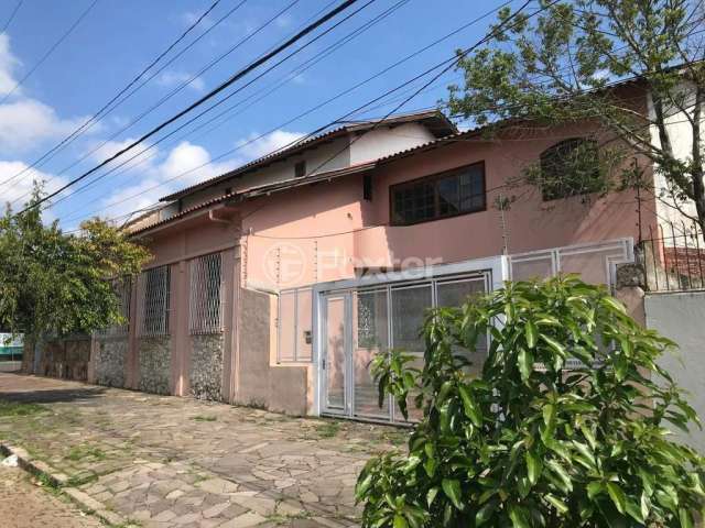 Casa com 4 quartos à venda na Rua Ponche Verde, 163, Medianeira, Porto Alegre, 438 m2 por R$ 630.000