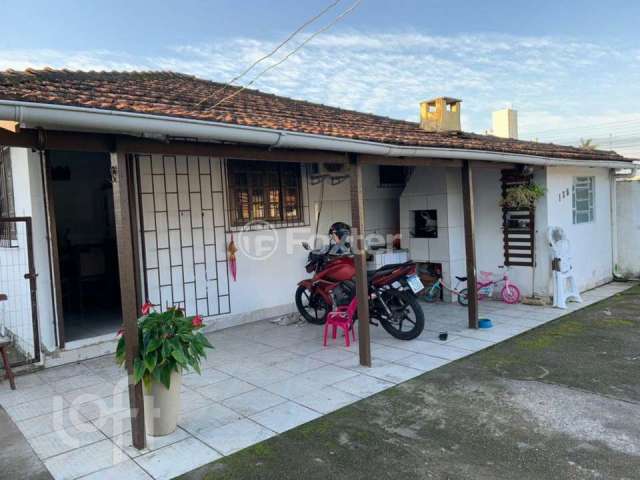 Casa com 2 quartos à venda na Rua Desembargador Maurílio Coimbra, 135, Canasvieiras, Florianópolis, 70 m2 por R$ 1.249.000