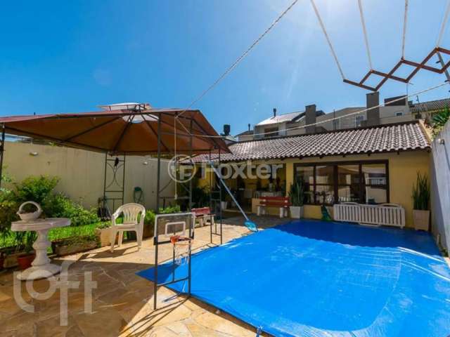 Casa com 5 quartos à venda na Rua Moacyr Godoy Ilha, 242, Espírito Santo, Porto Alegre, 360 m2 por R$ 699.000