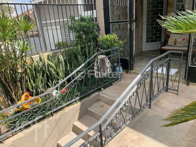 Casa com 4 quartos à venda na Travessa Miguel Pereira, 104, Medianeira, Porto Alegre, 250 m2 por R$ 980.000