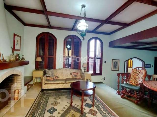 Casa com 4 quartos à venda na Rua Professor Ivo Corseuil, 129, Petrópolis, Porto Alegre, 400 m2 por R$ 1.500.000