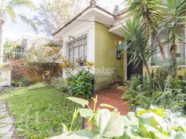 Casa com 3 quartos à venda na Rua Saica, 192, Petrópolis, Porto Alegre, 198 m2 por R$ 880.000