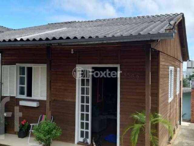 Casa com 2 quartos à venda na Rua Doutor Barcelos, 1332, Tristeza, Porto Alegre, 49 m2 por R$ 299.000