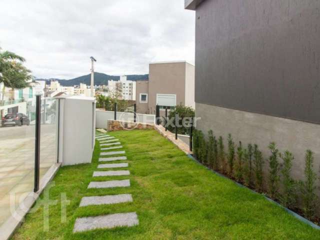 Casa com 3 quartos à venda na Rua Acelon Eduardo da Silva, 247, Córrego Grande, Florianópolis, 180 m2 por R$ 2.650.000