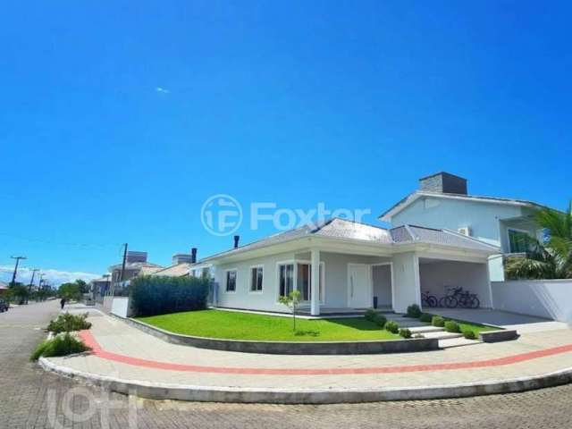 Casa em condomínio fechado com 3 quartos à venda na Rua Arcanjo Cândido da Silva, 3000, Praia de Fora, Palhoça, 190 m2 por R$ 1.250.000