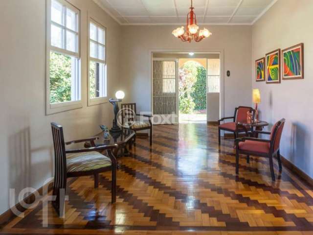 Casa com 5 quartos à venda na Rua General Gomes Carneiro, 1200, Medianeira, Porto Alegre, 370 m2 por R$ 790.000