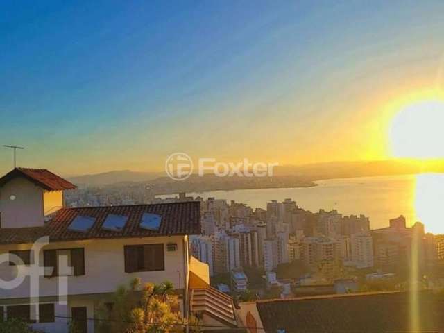 Casa com 3 quartos à venda na Rua Ângelo La Porta, 735, Centro, Florianópolis, 150 m2 por R$ 449.000