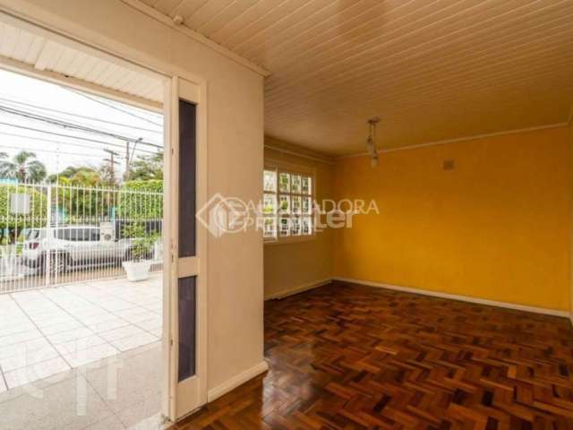 Casa com 4 quartos à venda na Avenida Delmar Rocha Barbosa, 371, Parque Santa Fé, Porto Alegre, 215 m2 por R$ 456.000