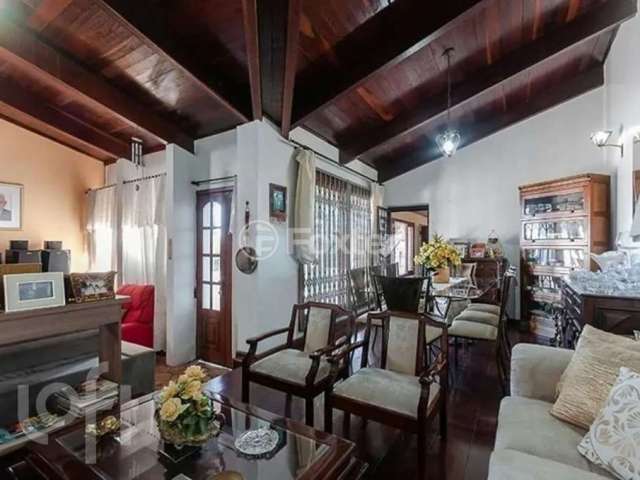 Casa com 3 quartos à venda na Rua Comandai, 651, Cristal, Porto Alegre, 320 m2 por R$ 495.000