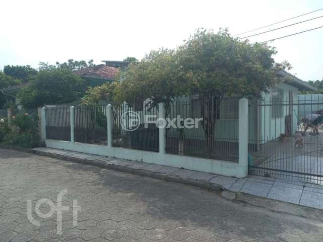 Casa com 1 quarto à venda na Servidão Arlindo Inácio Bittencourt, 007, Carianos, Florianópolis, 60 m2 por R$ 636.000