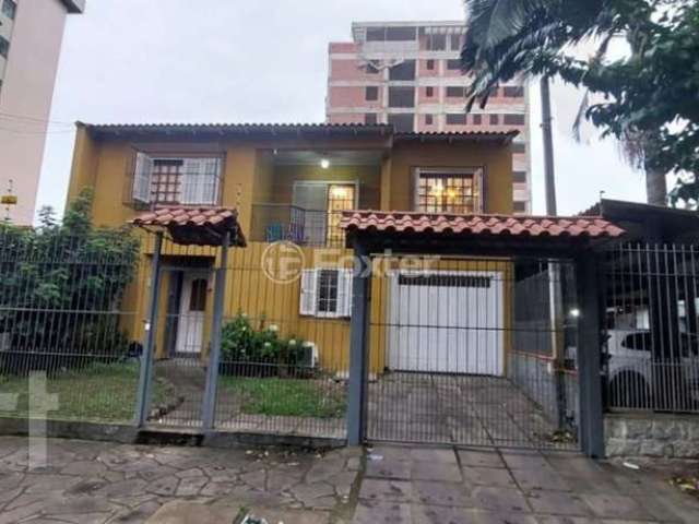 Casa com 4 quartos à venda na Rua das Caravelas, 46, Vila Ipiranga, Porto Alegre, 340 m2 por R$ 1.650.000