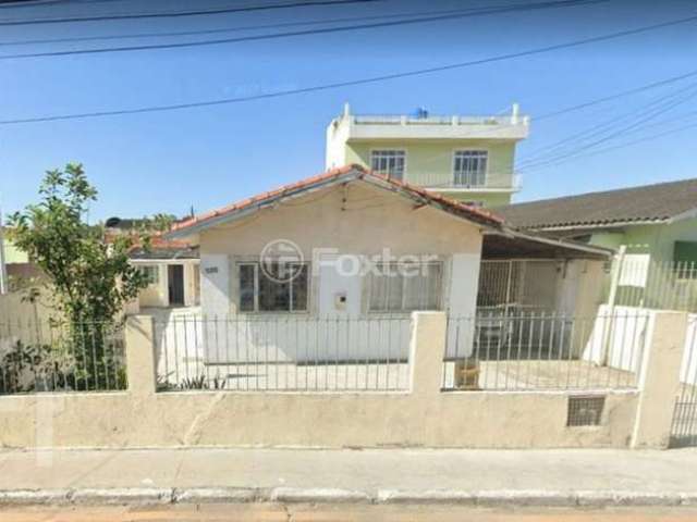 Casa à venda na Rua Airton Schaeffer, 235, Kobrasol, São José, 256 m2 por R$ 960.000