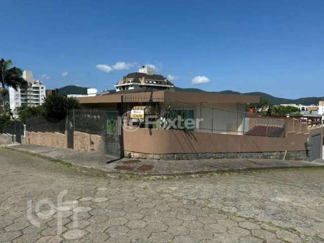 Casa com 3 quartos à venda na Rua Professor Belarmino Corrêa, 275, Trindade, Florianópolis, 169 m2 por R$ 1.250.000