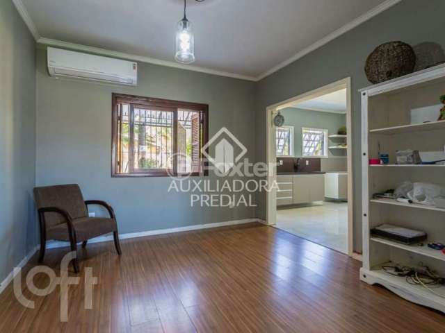 Casa com 3 quartos à venda na Avenida Otto Niemeyer, 3427, Tristeza, Porto Alegre, 175 m2 por R$ 670.000