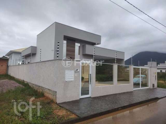 Casa com 3 quartos à venda na Rua Nereu Ghizoni, 220, Guarda do Cubatão, Palhoça, 180 m2 por R$ 795.000