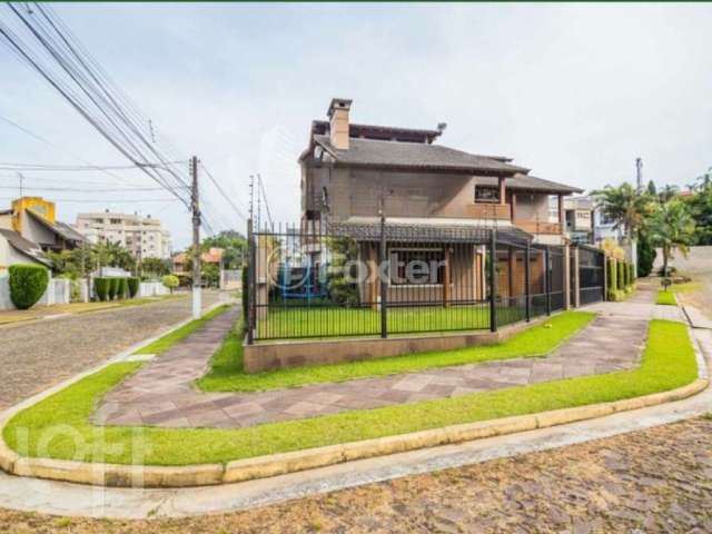 Casa com 4 quartos à venda na Rua Bento Tavares da Silva, 50, Cristo Rei, São Leopoldo, 411 m2 por R$ 1.950.000