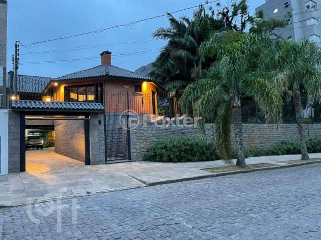 Casa com 3 quartos à venda na Rua Danilo Antônio Bridi, 267, Bela Vista, Caxias do Sul, 1080 m2 por R$ 2.250.000