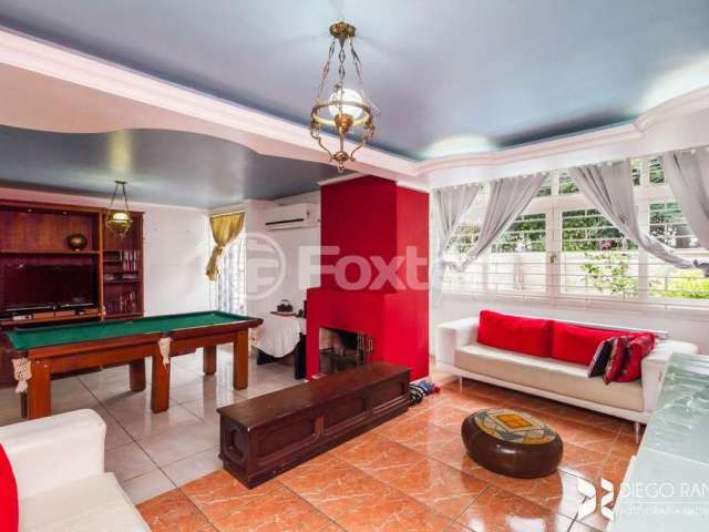 Casa com 3 quartos à venda na Avenida Ernesto Zeuner, 275, Cavalhada, Porto Alegre, 148 m2 por R$ 600.000