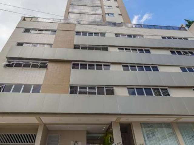 Apartamento sendo 03 suítes e um apto por andar no Centro de Balneário Camboriú, SC