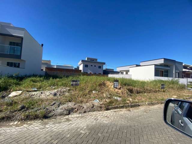 Terreno a venda de 200 metros quadrados com infraestrutura no Bairro Bela Vista em Palhoça-SC