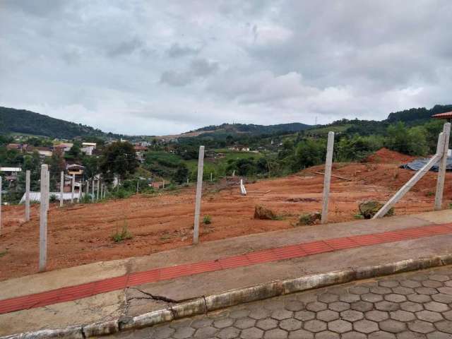 Terreno de 450m² localizado no bairro Fundos - Biguaçu - Sc