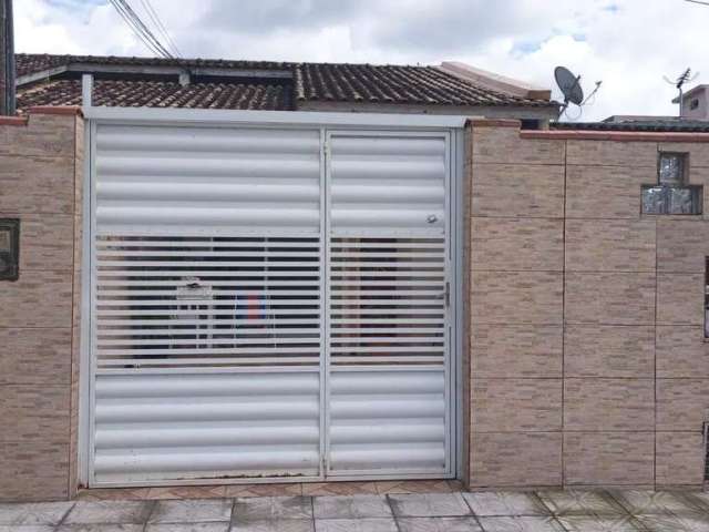 Casa a venda de 02 Dormitórios com 02 vagas de garagem no Bairro Forquílhas em São José-SC