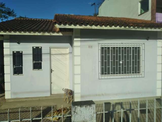 Casa sozinha no terreno a venda de 02 Dormitórios com 02 Vagas no L. Santa Felicidade- São José-SC