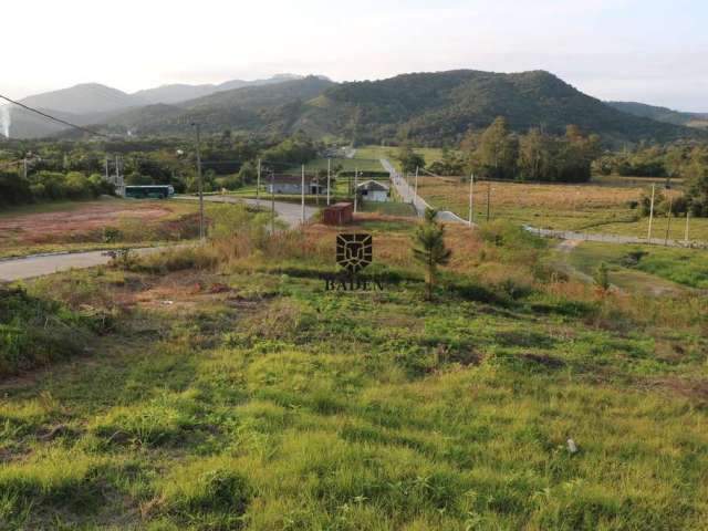 Terreno Urbano Esquina na cidade de São José