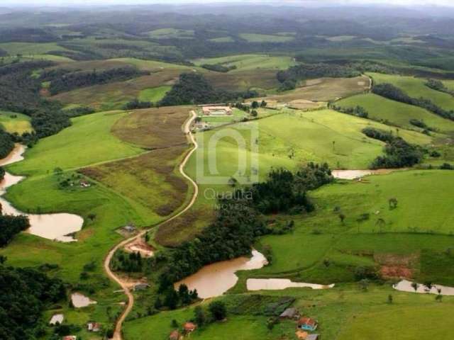 Fazenda a venda no interior em itapetininga interior de São Paulo com Estrutura Agropecuária e de Lazer.