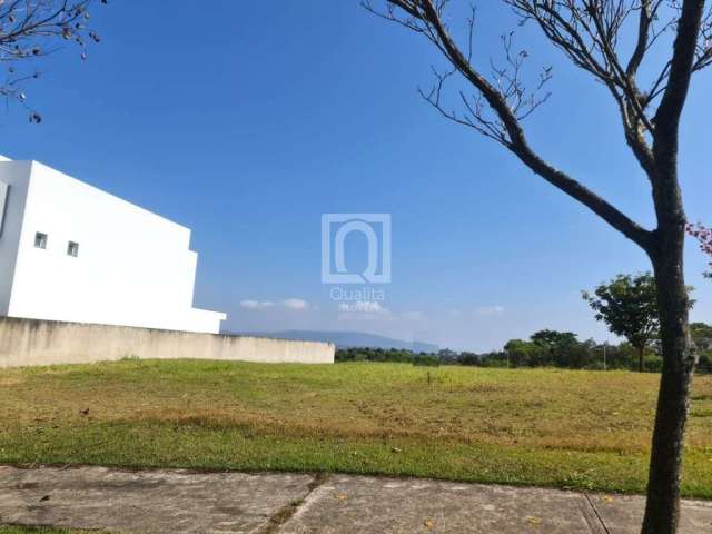 Terreno no Condomínio Saint Patrick de esquina e plano