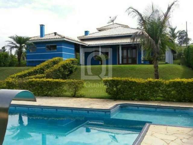 Casa à venda no Condomínio Pinheiros do Lago em Alambari, SP