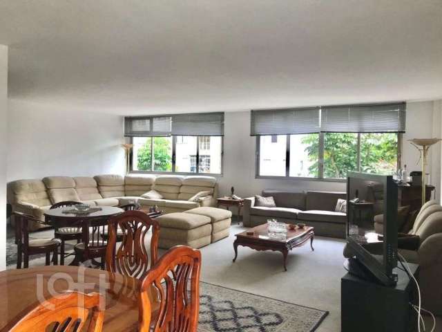 Apartamento à venda em Bela Vista com 306 m², 4 quartos, 1 suíte, 3 vagas