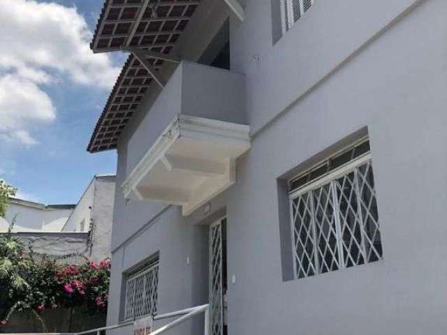 Casa à venda em Campo Belo com 250 m², 8 quartos, 5 vagas