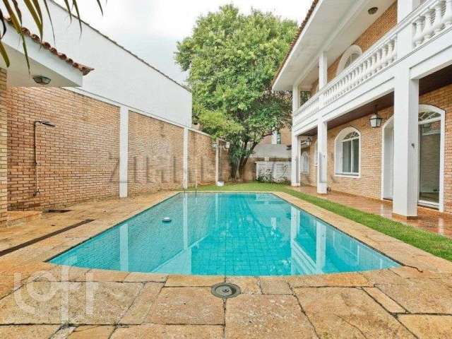 Casa à venda em Alto de Pinheiros com 400 m², 4 quartos, 3 suítes, 6 vagas