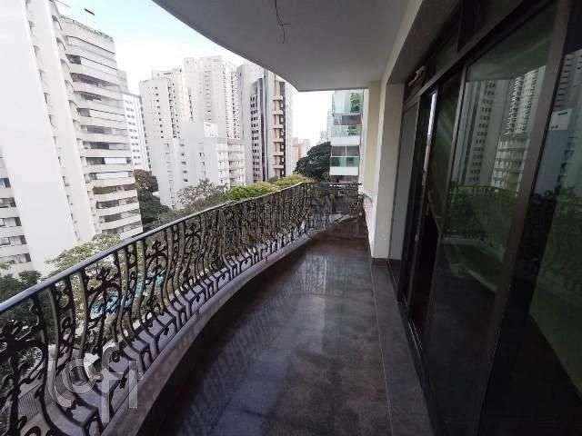 Apartamento à venda em Campo Belo com 220 m², 3 quartos, 3 suítes, 3 vagas