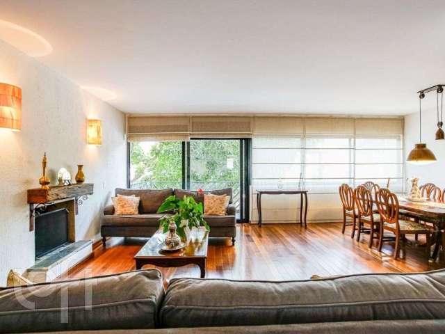 Apartamento à venda em Campo Belo com 156 m², 3 quartos, 1 suíte, 2 vagas