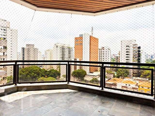 Apartamento à venda em Campo Belo com 210 m², 4 quartos, 2 suítes, 3 vagas