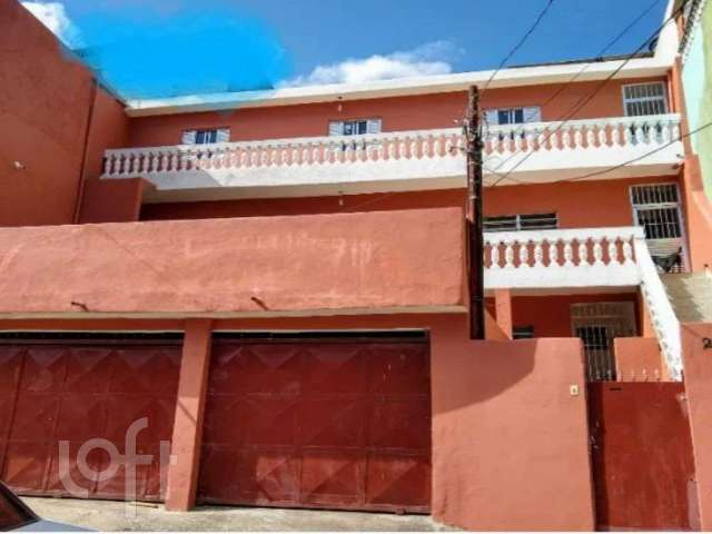 Casa à venda em Jardim São Luís com 180 m², 4 quartos, 3 vagas