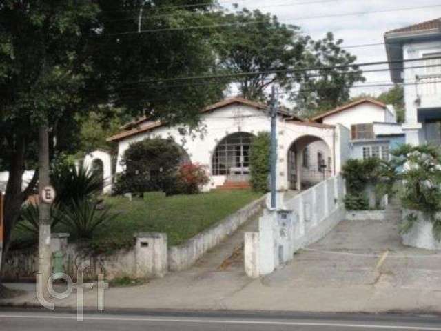 Casa à venda em Alto da Lapa com 210 m², 2 quartos, 2 suítes, 10 vagas