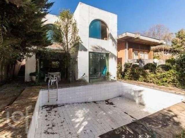 Casa à venda em Vila Madalena com 540 m², 6 quartos, 2 suítes, 6 vagas