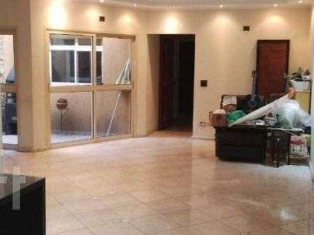 Casa à venda em Água Rasa com 181 m², 3 quartos, 1 suíte, 2 vagas